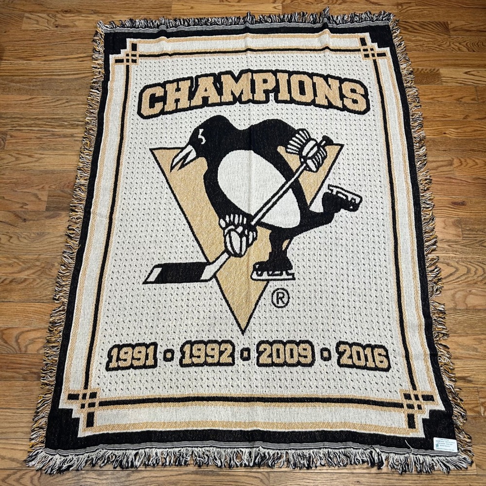 Vintage Pittsburgh Penguins Champions Woven Tapestry Throw Blanket 1991-2016 USA